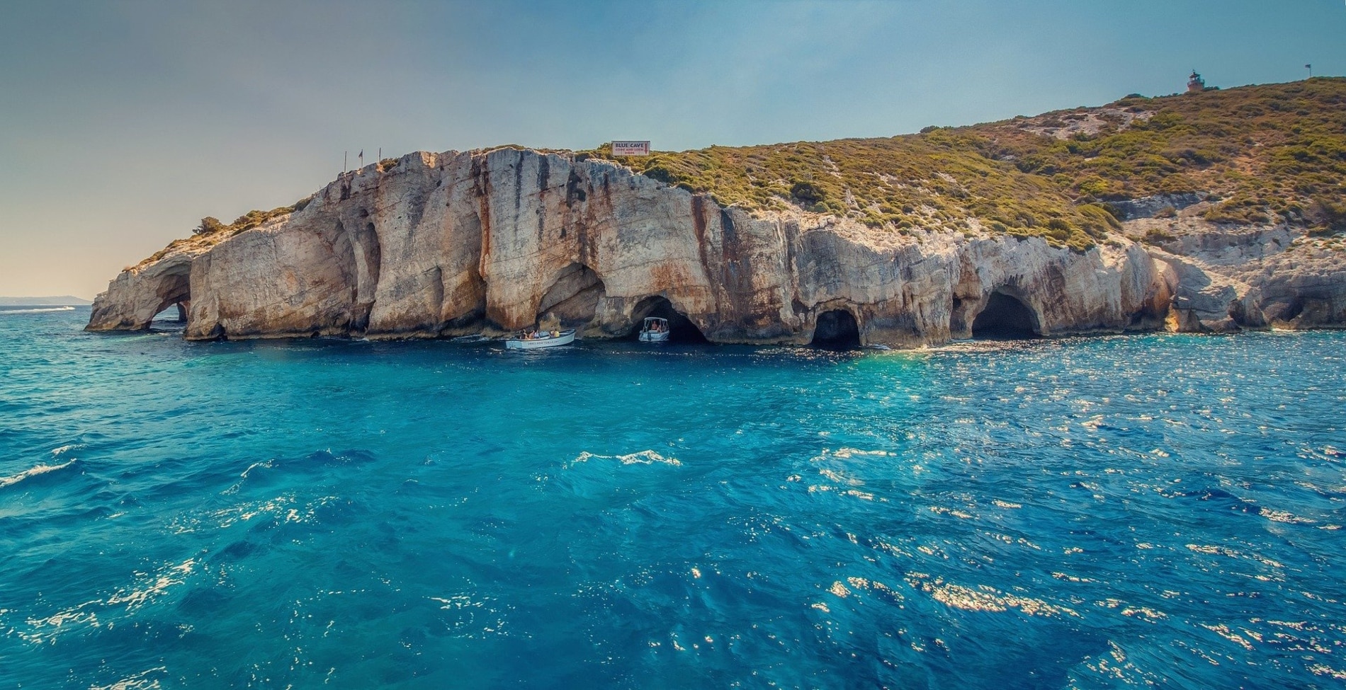 Πέντε εντυπωσιακές θαλασσοσπηλιές της Ελλάδας