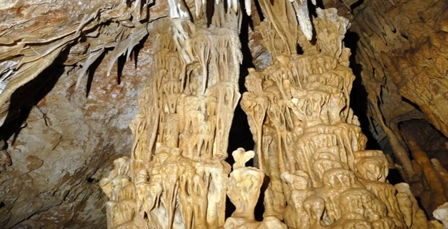 Το εντυπωσιακό σπήλαιο στην Αττική που ανακαλύφθηκε από δύο μαθητές1