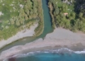 Η ελληνική παραλία που μοιάζει με αφρικανική όαση