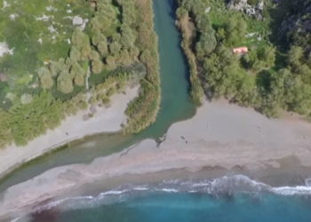 The Greek beach that looks like an African oasis