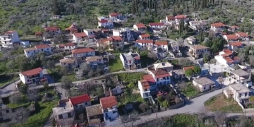Αυτό το ελληνικό χωριό είναι στην πραγματικότητα η Κολοπετινίτσα