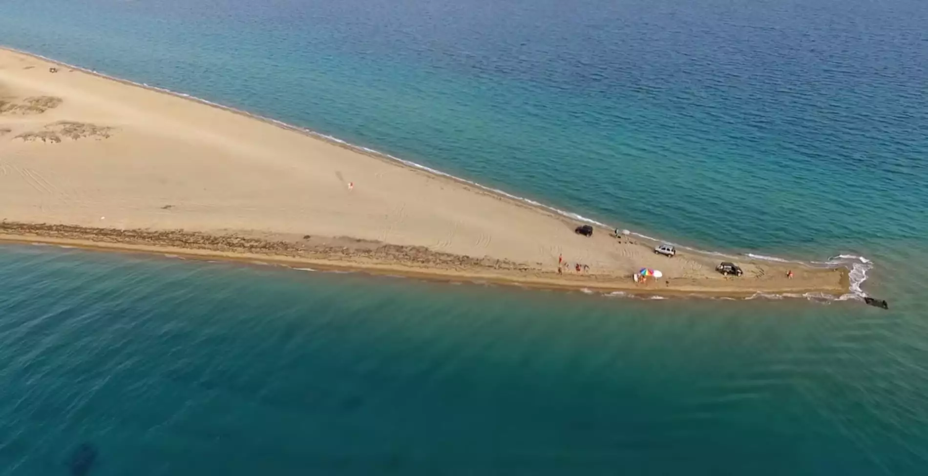 Η μοναδική ελληνική παραλία που έχει δύο «πρόσωπα»1