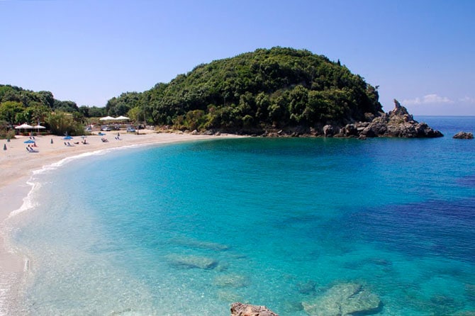 The exotic Greek beaches associated with pirates2