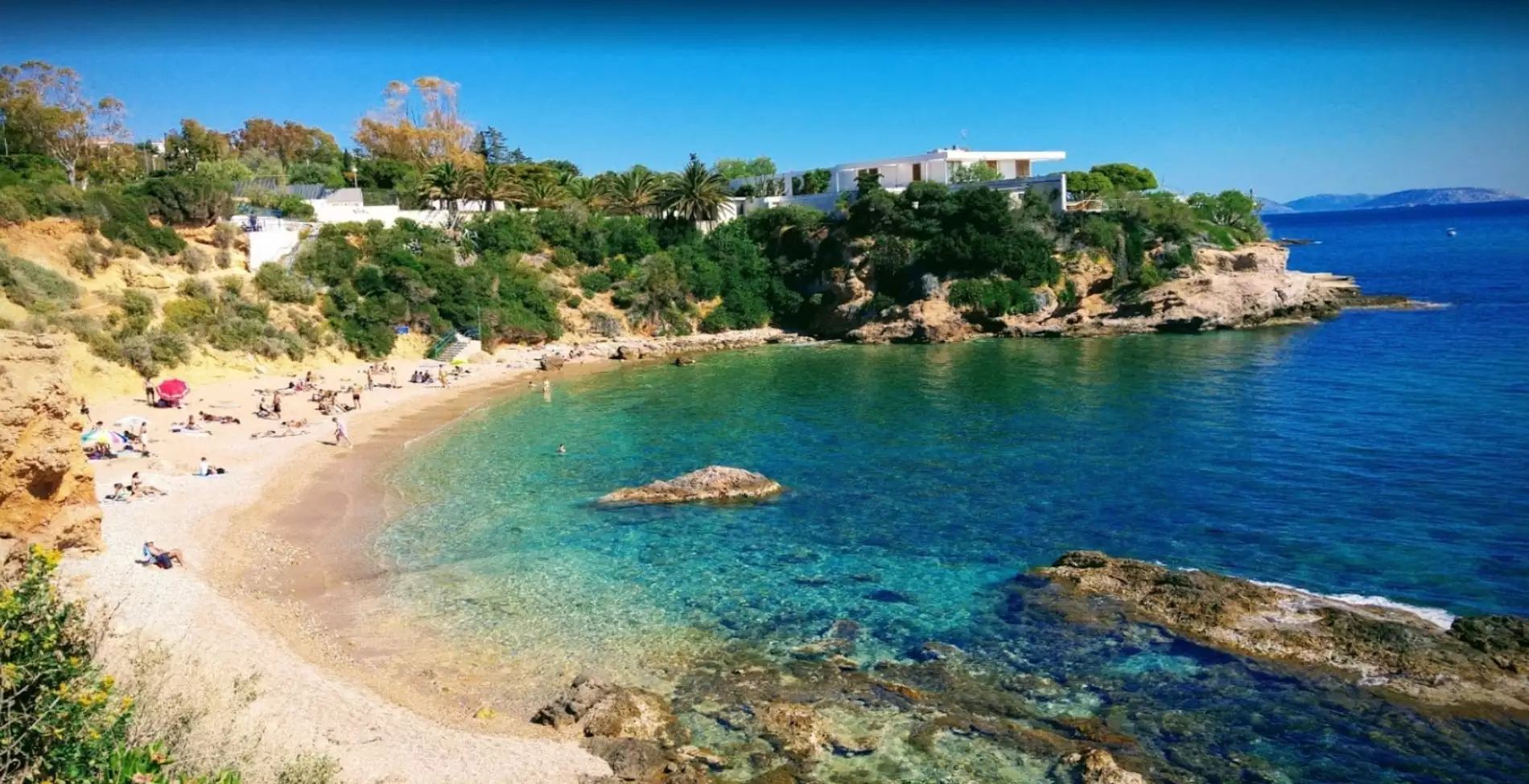 Παραλία Αλθέα: Τιρκουάζ νερά 40 λεπτά μακριά από την Αθήνα