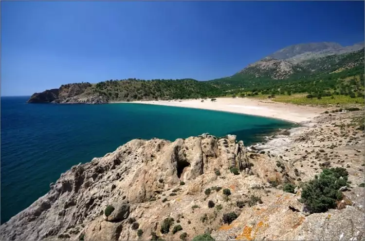 Τρεις ξεχωριστές παραλίες της Σαμοθράκης για εναλλακτικές διακοπές1