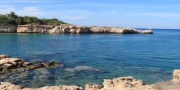 Η παραλία… Μάλαμα της Κύπρου που σε κερδίζει με την ηρεμία της1