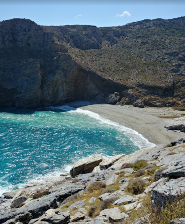 Evia: The secret beach with the white sand