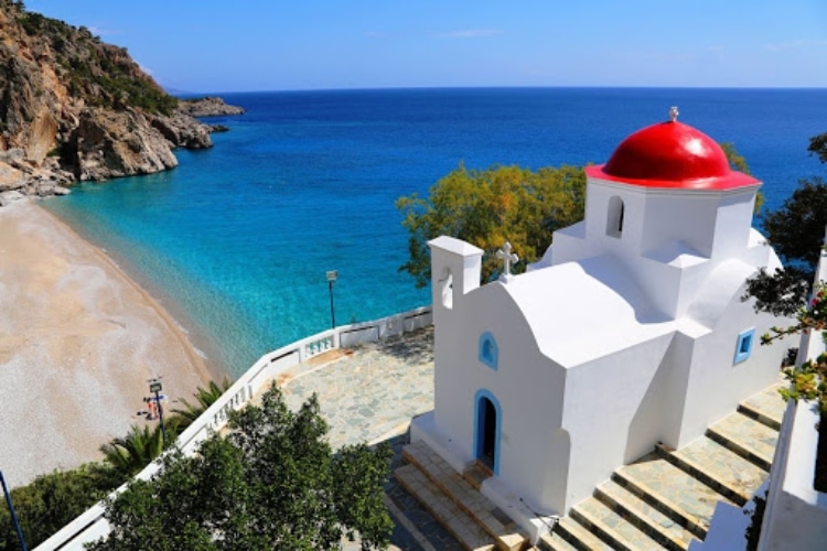 Το ελληνικό νησί που έχει μπει στη λίστα με τους πιο φθηνούς προορισμούς παγκοσμίως2