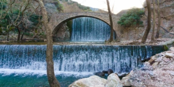 Το ελληνικό πανέμορφο γεφύρι και ο μύθος του Κουτσοδαίμονα