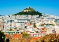 Αναφιώτικα: Η αγαπημένη περιοχή της Αθήνας που κάποτε την έλεγαν «Μαύρες Πέτρες»