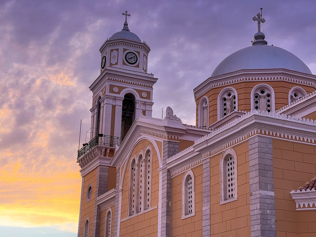 Ταξίδι στην Καλαμάτα: Λεπτομέρεια από τον μεγάλο και εντυπωσιακό καθεδρικό ναό της Υπαπαντής