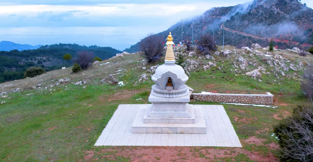 Ορεινή Κορινθία: Το μέρος της Ελλάδας που θυμίζει Θιβέτ: Η Στούπα που βρίσκεται εκεί