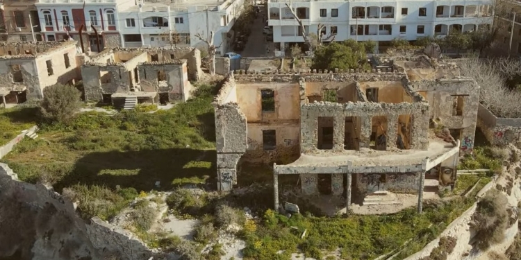 Αρχοντικό Μαυρομιχάλη: Το λεγόμενο «στοιχειωμένο σπίτι της Καστέλλας» 