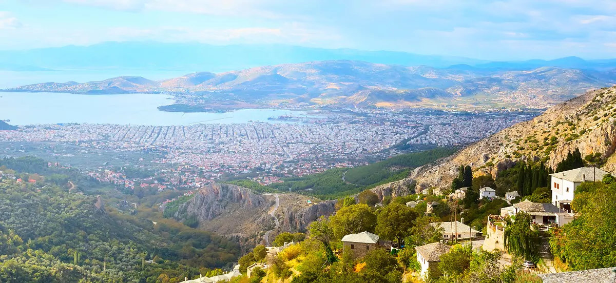 Travel to Volos: Panoramic view of the city