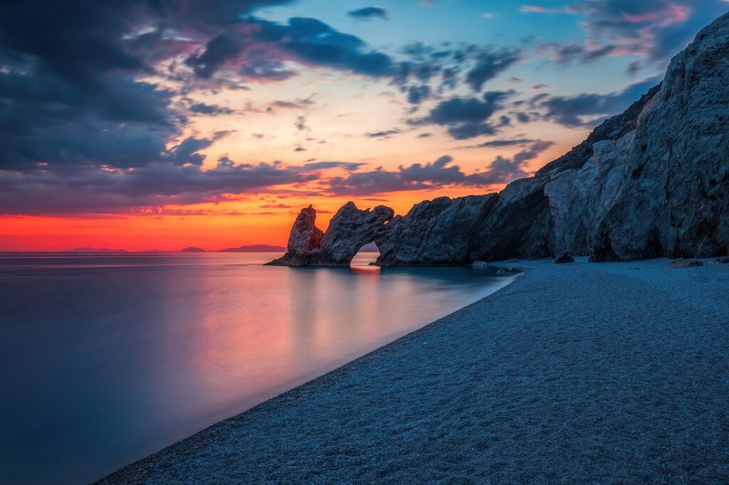 Skiathos: Lalaria beach promises, at all times, beautiful moments to its visitors