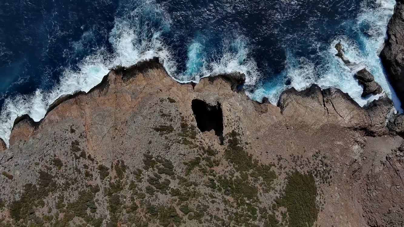 Μωβ σπήλαιο: Το άγνωστο της Ελλάδας
