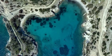 Παραλίες Αίγινα: Η Σμαραγδένια καρδιά στον Αργοσαρωνικό