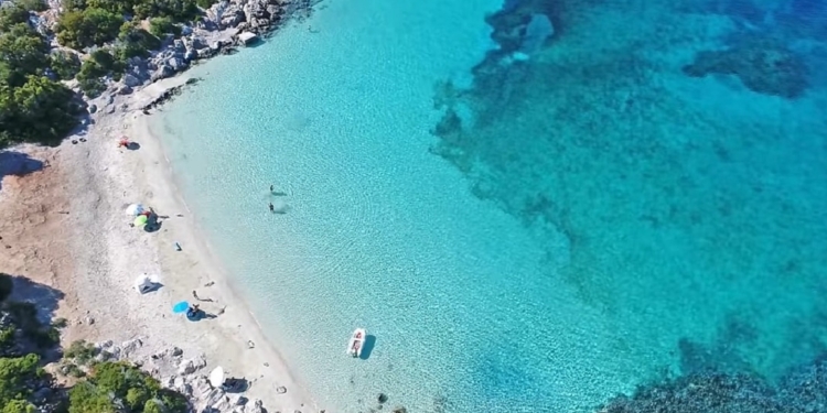 Σαπιέντζα: Το μαγευτικό νησάκι με την ονειρεμένη παραλία!