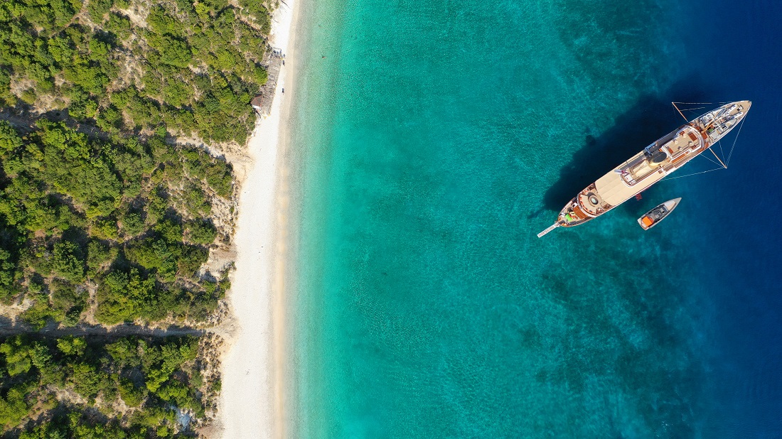 Ιθάκη - παραλίες: Γιδάκι, διακοπές με Σκάφος