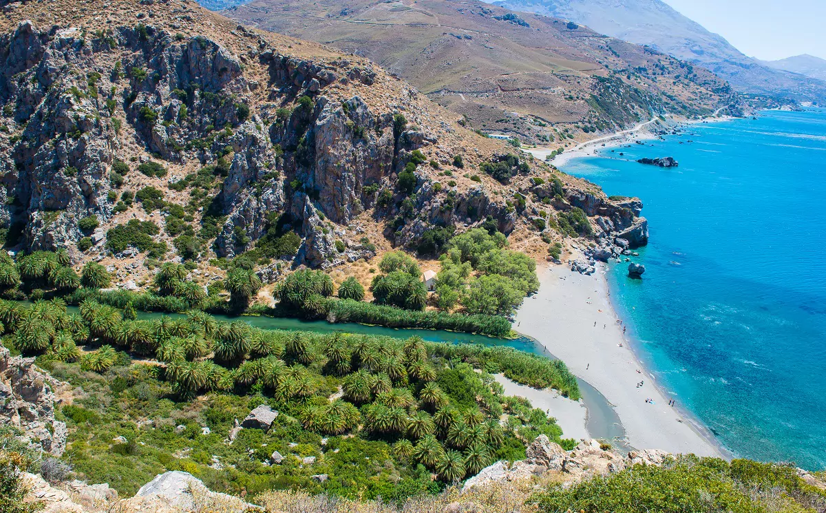 Πρέβελη - Κρήτη: Μια από τις πιο περίεργες παραλίες της Ελλάδας