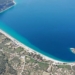 Ψάθα: Η παραλία της Αττικής με τα βαθυγάλαζα νερά