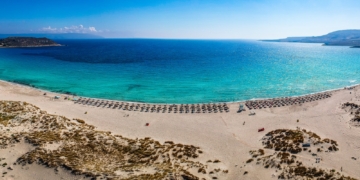 Σίμος - Ελαφόνησος: Μία από τις πιο ωραίες παραλίες της Ελλάδας που πας με αυτοκίνητο