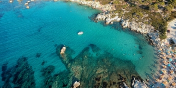 Παραλίες Χαλκιδικής: Οι παραδεισένιες Καβουρότρυπες