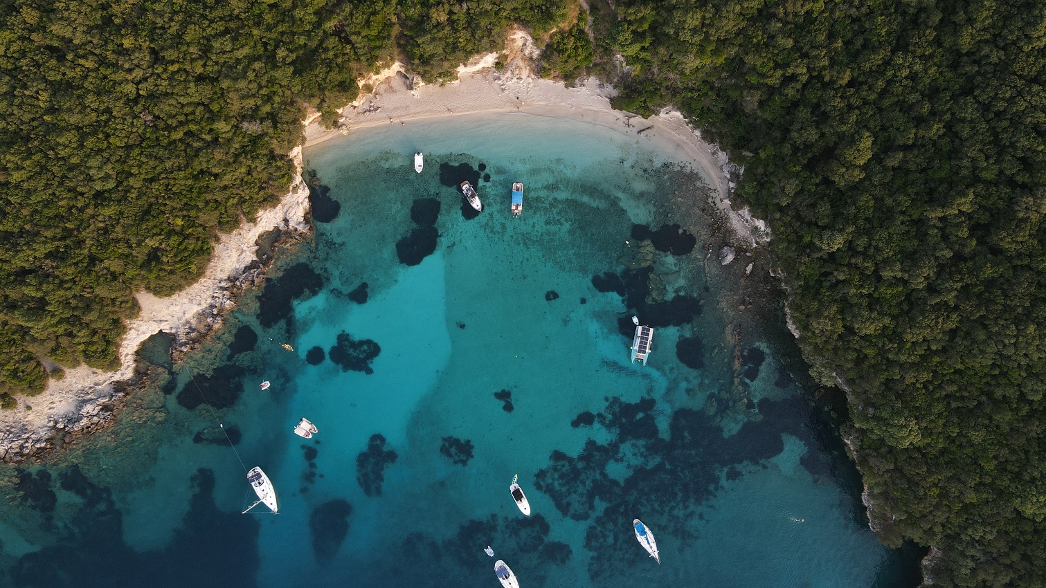 Παραλίες Ήπειρος: Πισίνα