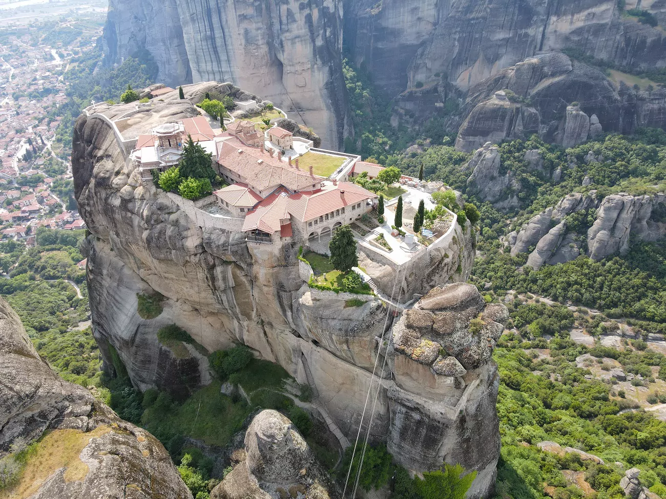 Meteora: Travel to one of the most imposing destinations in Greece