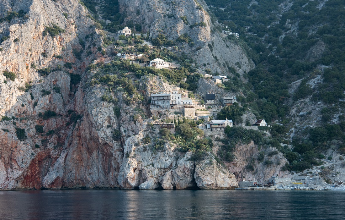 Mount Athos: Life in the cloisters of the rocks