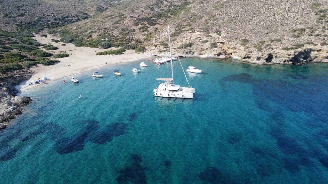 Catamaran Greece: Ταξίδι με σκάφος