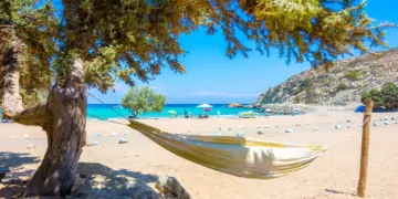 Γυμνισμός: Όλες οι παραλίες που μπορείς να επισκεφτείς: Αττική, Κρήτη, Κυκλάδες, Αίγινα