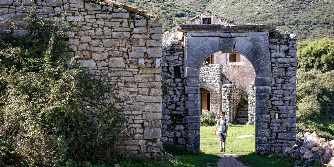 Παλιά Περιθεία - Κέρκυρα: Το χωριό που ερωτεύτηκαν οι ξένοι και βοήθησαν ν' αναγεννηθεί!