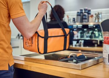 BOX: Περισσότερα από 13.000 καταστήματα σε 100 πόλεις σε όλη την Ελλάδα