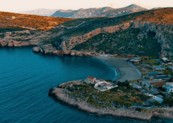 Η παραλία Κακιά Θάλασσα θα σας στείλει για μονοήμερη στην Κερατέα