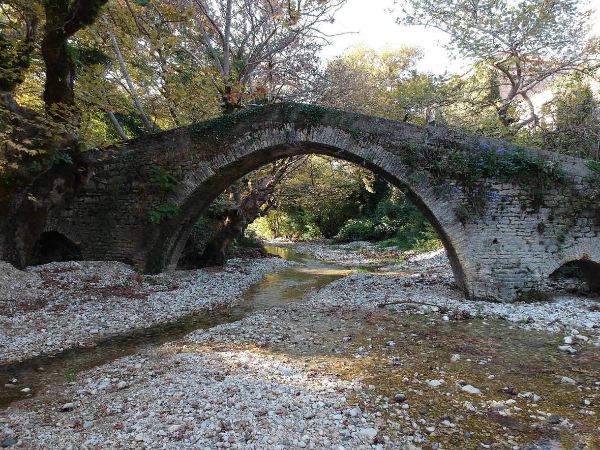 Βροσίνα: Μονότοξο γεφύρι