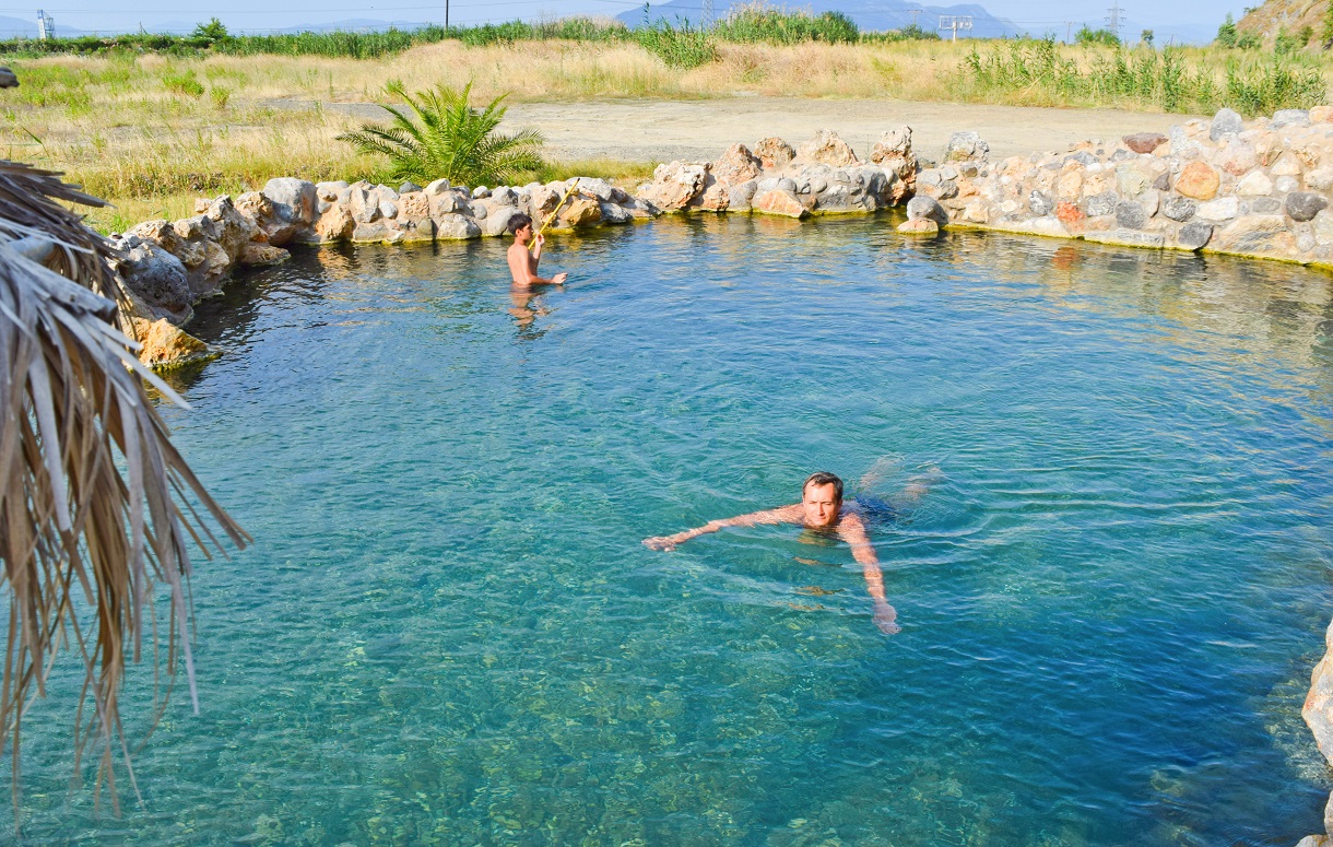 Ιαματικά λουτρά Καμένα Βούρλα