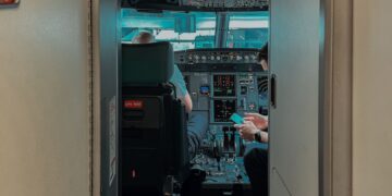 Πραγματικές ιστορίες για το τι γίνεται μέσα στα αεροπλάνα με τις αεροσυνοδούς