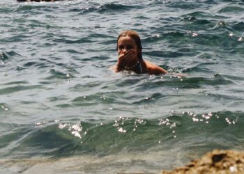 Παραλίες Αττικής: Πού απαγορεύεται να κάνετε μπάνιο!