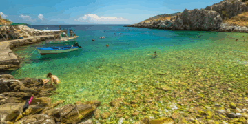 Παραθαλάσσια χωριά που θα σε κάνουν να ξεχάσεις τα νησιά – Πας με το αυτοκίνητο