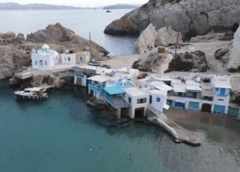 Διακοπές σε αυθεντικές τοποθεσίες: Τέσσερα ψαροχώρια που θα σου πάρουν το μυαλό
