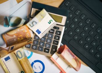 Πότε οι μεταφορές χρημάτων μέσω IRIS χτυπούν «καμπανάκι» στην Εφορία