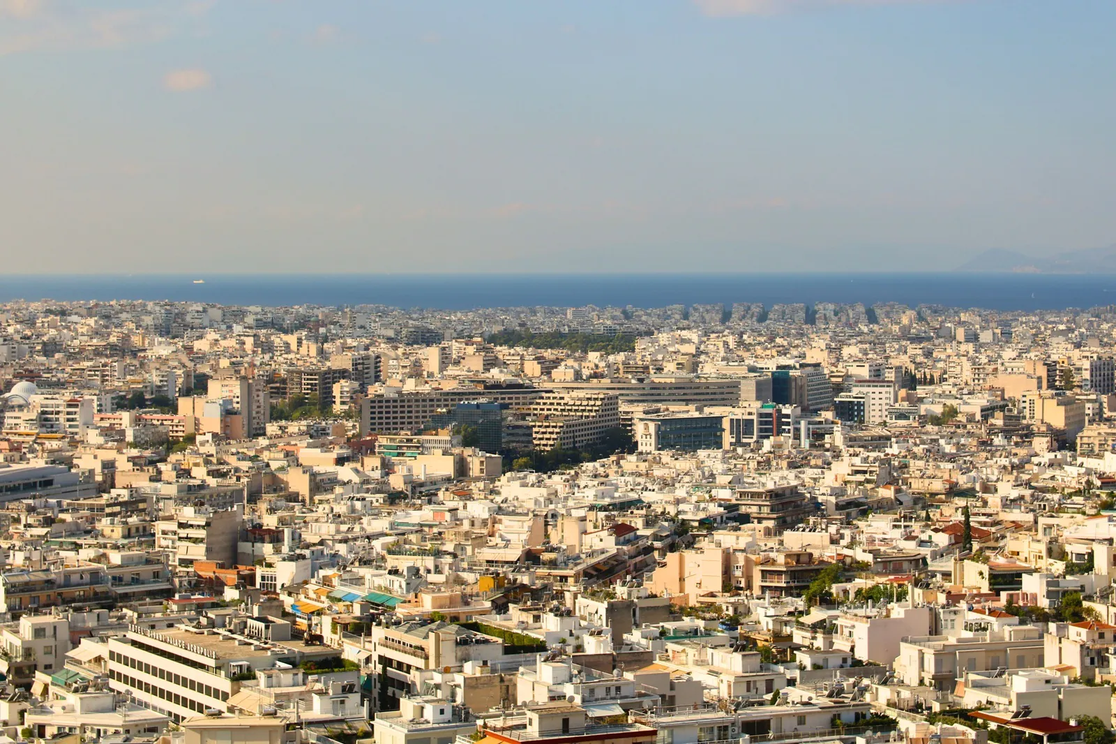 Ποιοι ξένοι αγοράζουν ακίνητα στην Ελλάδα και σε ποιες τοποθεσίες